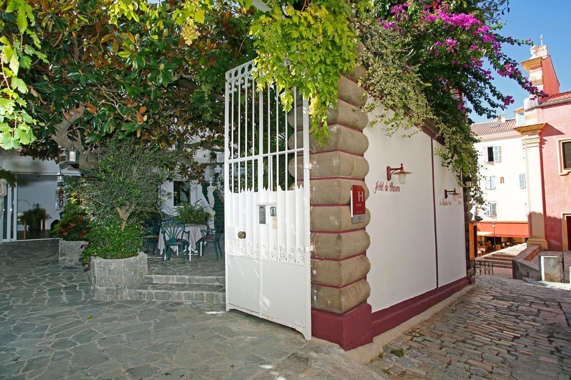 Le Magnolia Hotel Calvi  Exterior foto